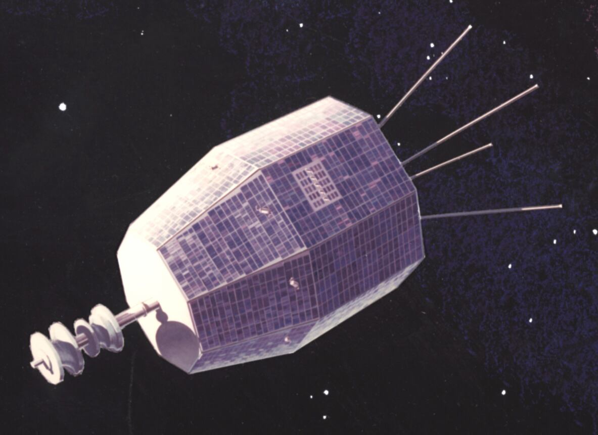 En 1962, la NASA pone en la órbita el Relay 1, uno de los primeros satélites de comunicaciones.