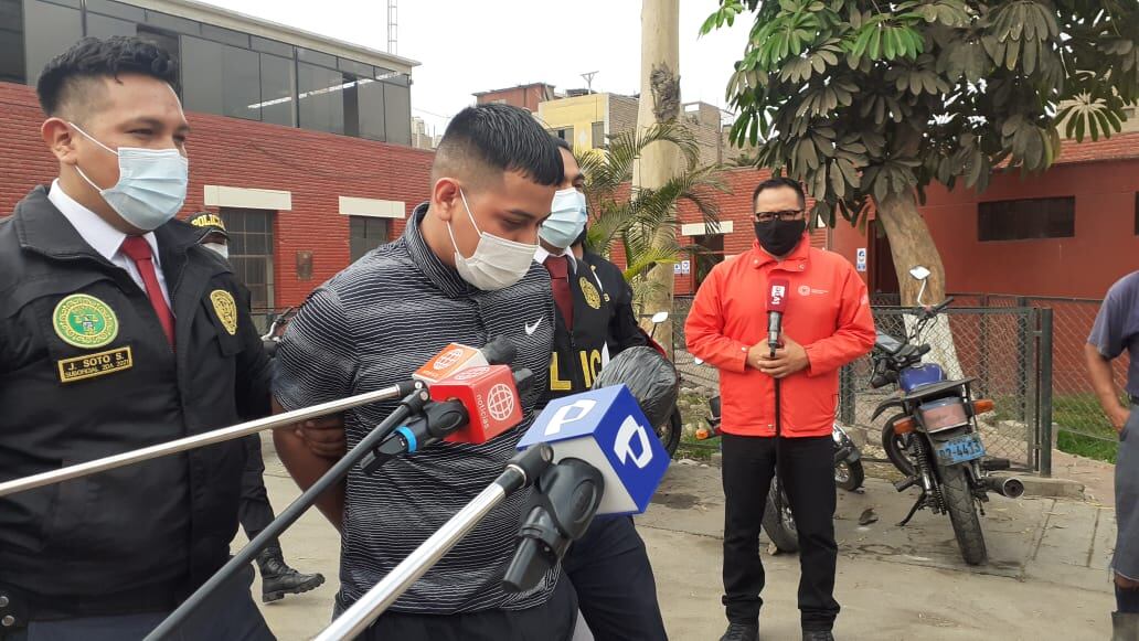 Jonayker Josué Madrid Rojas (21), ‘Plomo Plomo’ o ‘Yonaiker’, quien fue intervenido junto con su pareja Gianella Ydoña (23), pasará nueve meses de prisión preventiva en un penal de la capital. (foto: TROME)