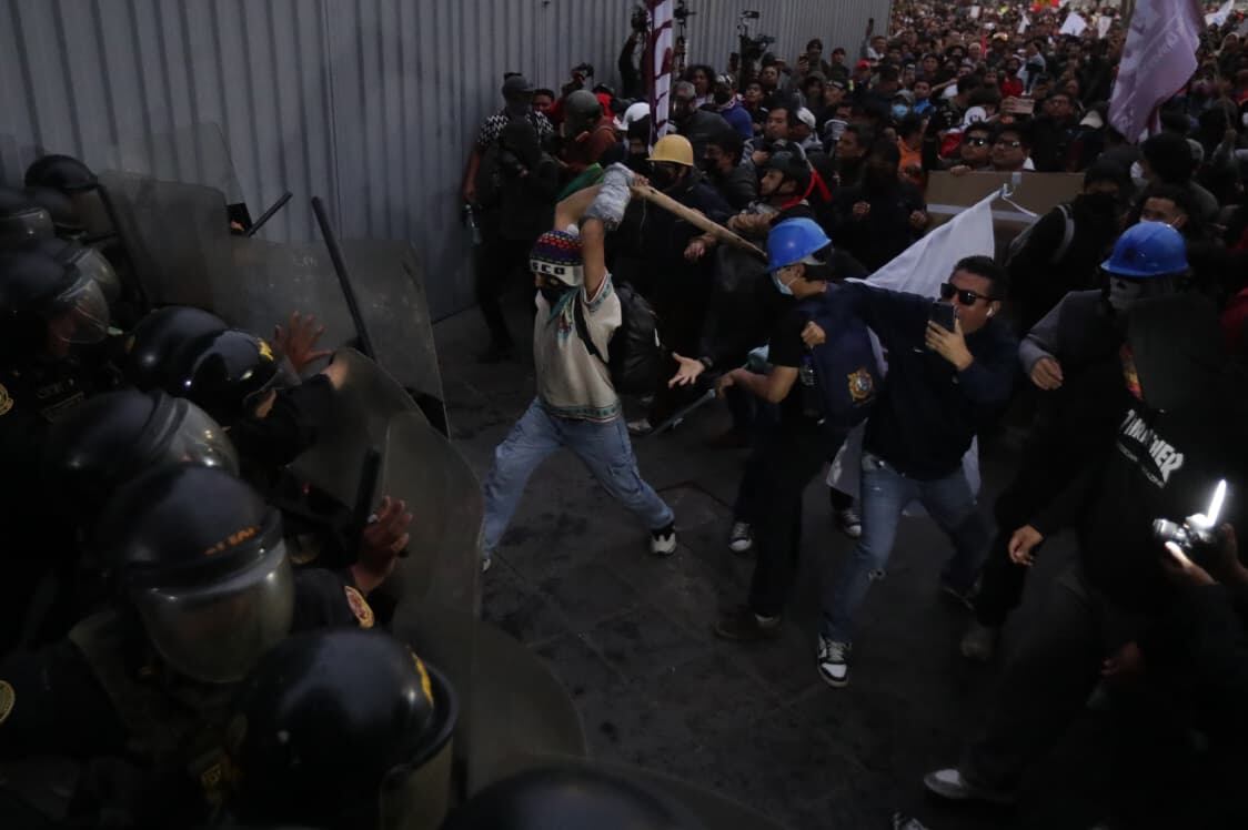 Violentas protestas en el Cercado de Lima. Fernando Sangama/@photo.gec
