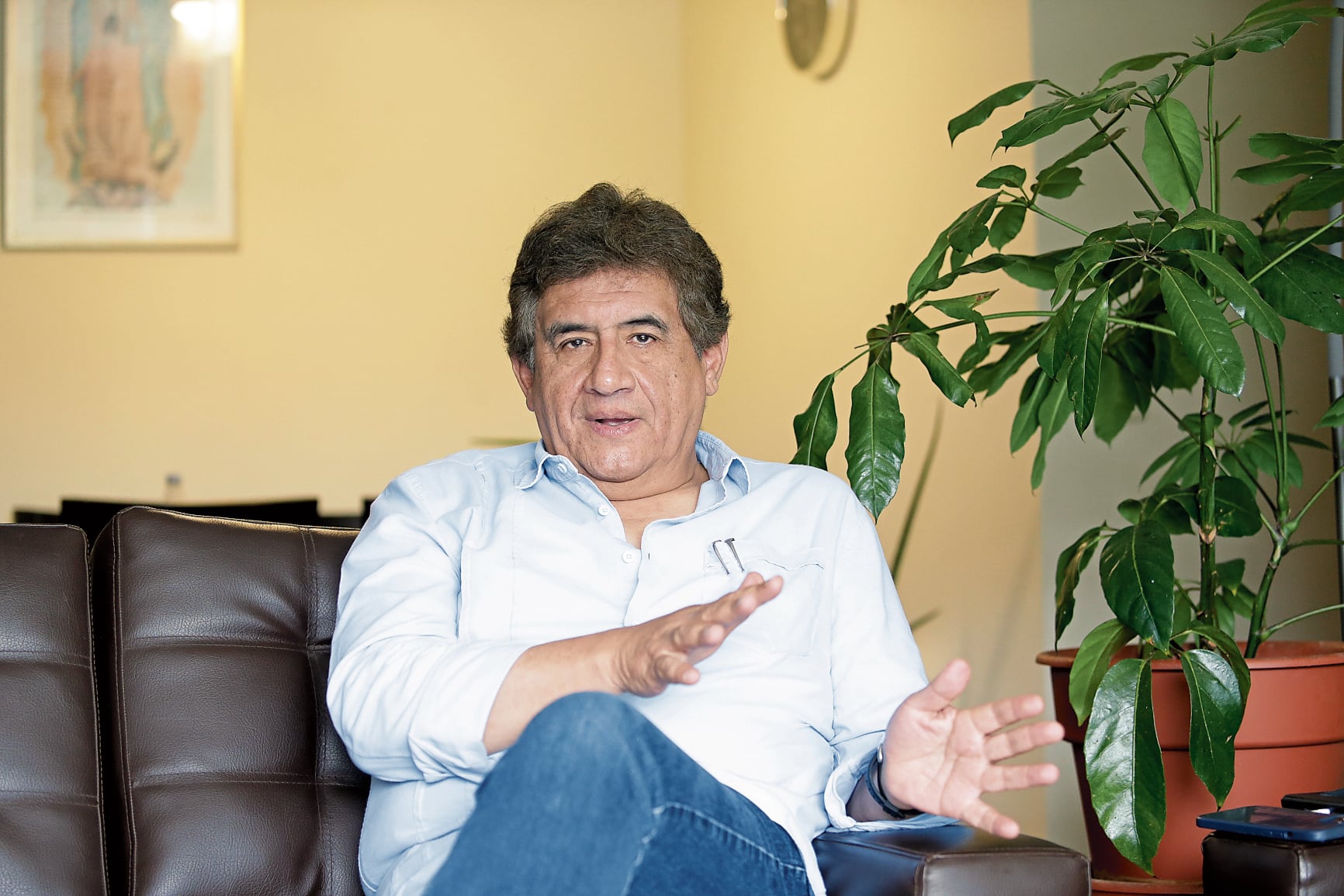 Juan Sheput rechaza que Carlos Álvarez deba dar un paso al costado en esta primera vuelta.