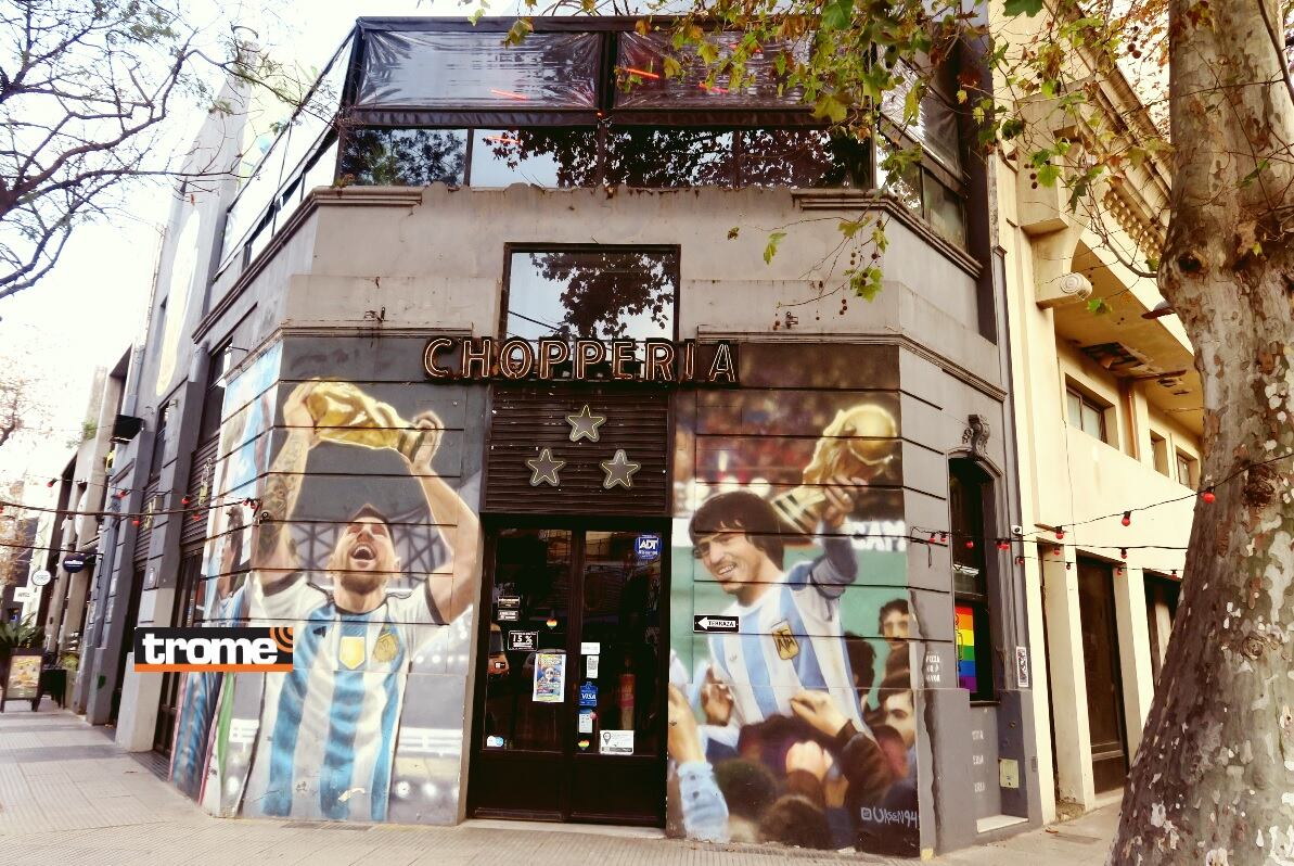 Buenos Aires luce muchos murales deportivos realizados por artistas urbanos. Este es uno de ellos, en un emprendimiento gastronómico, en Palermo. (Fotos y videos: Isabel Medina / Trome).