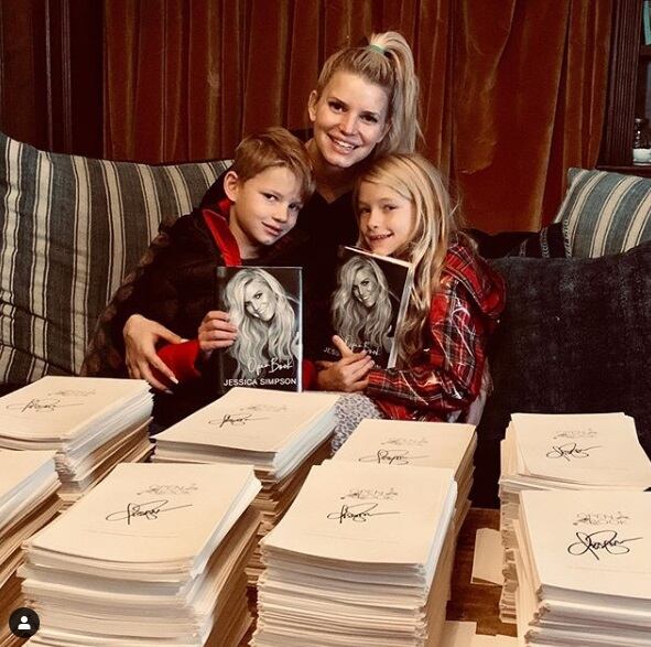 Jessica Simpson revela los momentos duros que vivió en su libro de memorias titulado “Open Book” (Foto: Instagram)