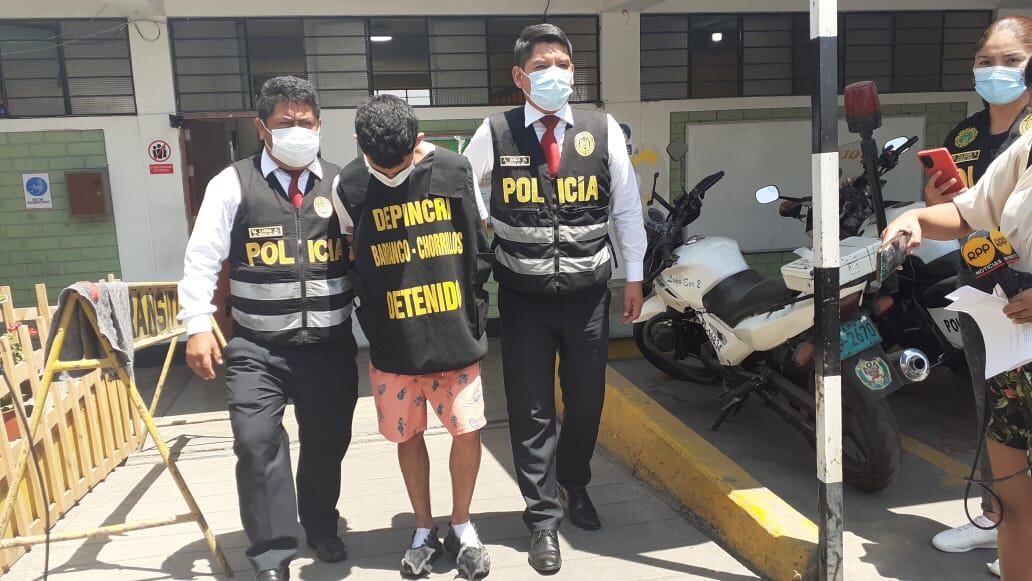 Los venezolanos Winder Michael Escalante Lango (25), ‘Gordo’, y Yonaiker Gabriel García Villegas (22), ‘Yonaiker’, de la banda ‘Los venecos de Buenos Aires’, fueron detenidos por la policía por ser autores de más de cinco asaltos a mano armada.