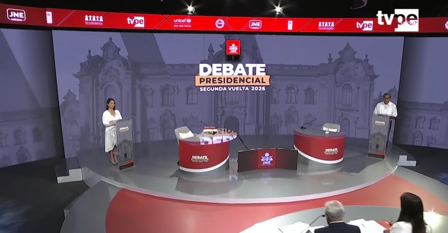 Keiko Fujimori y Roberto Sánchez en el debate presidencial.