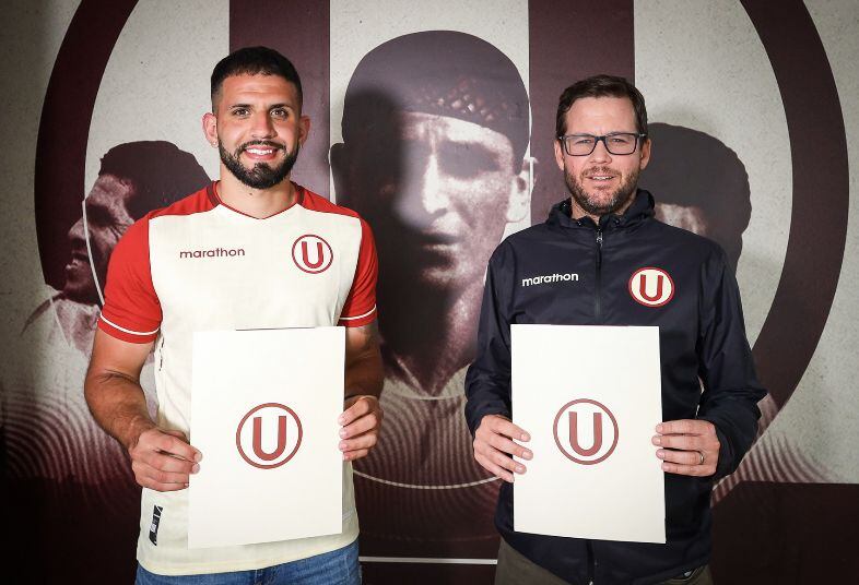 Matías Di Benedetto y Manuel Barreto, director deportivo de Universitario. (Foto: Universitario de Deportes)