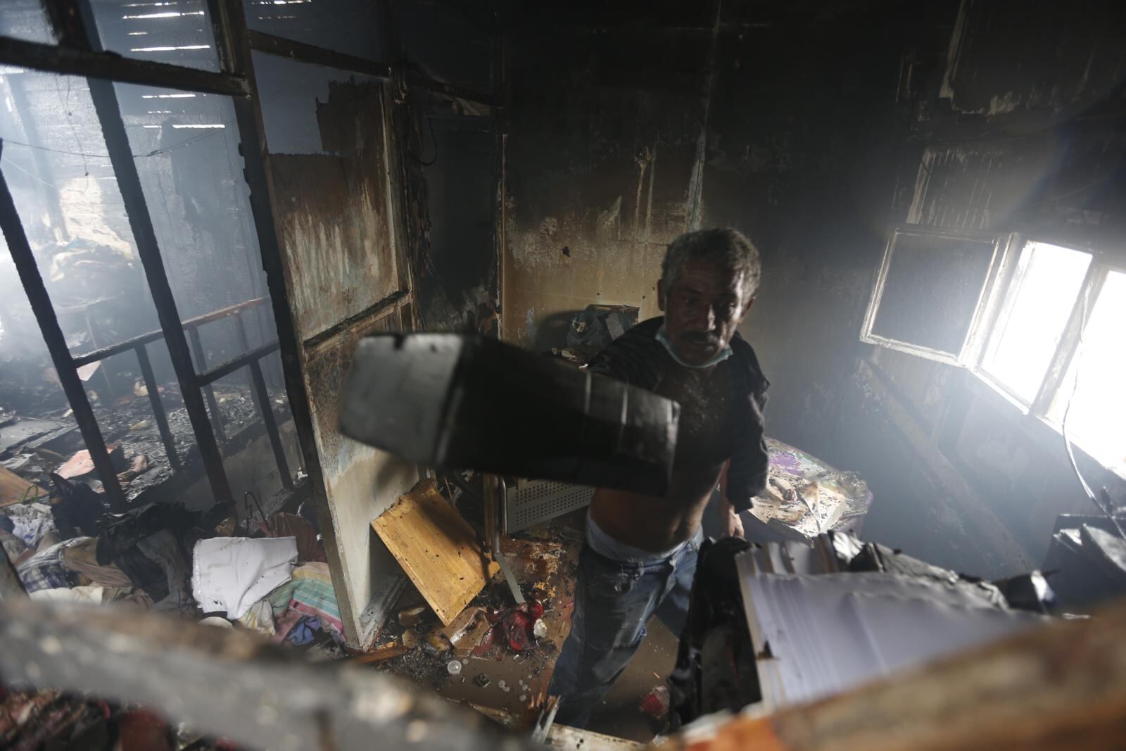 Incendio arrasó con ocho casas, en el Callao. | Foto: Violeta Ayasta