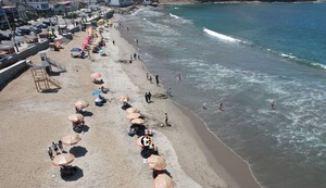 Playa La Herradura recupera su arena y veraneantes celebran: “La Hawái de Latinoamérica”