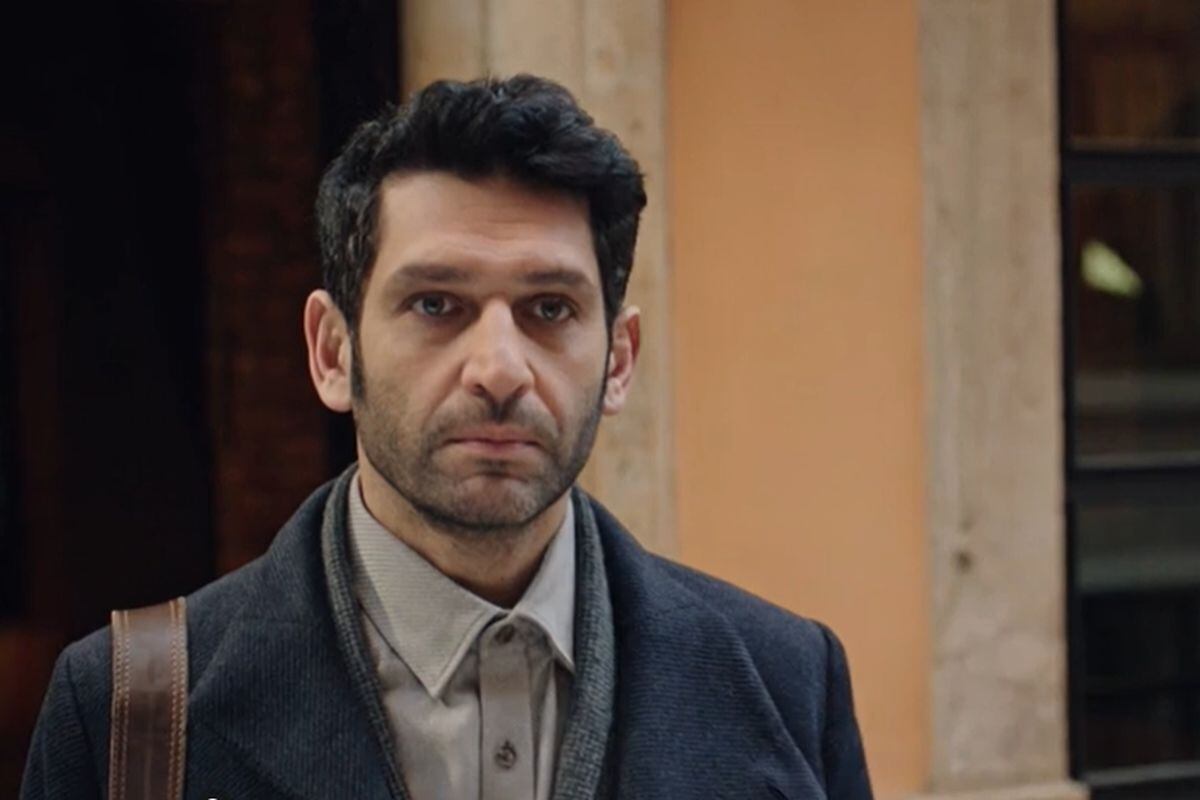 El profesor Naci, el gran amor de Safiye en la telenovela turca “Inocentes” (Foto: Antena 3/ YouTube)