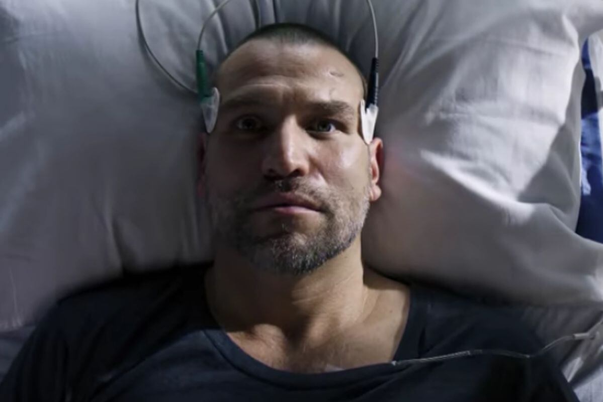 Aurelio Casillas despierta del coma en la temporada 7 de "El señor de los cielos" (Foto: Telemundo)