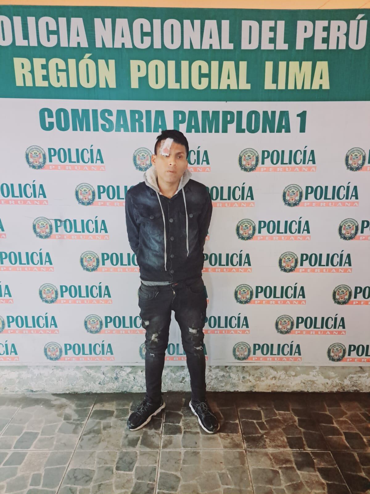 Sujeto de 23 años subió a un bus de transporte público y robó el celular a una mujer.