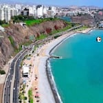 ¡El mar de la Costa Verde se vuelve turquesa! Expertos explican qué hay detrás del sorprendente cambio de color