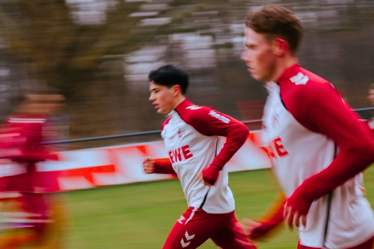 Felipe Chávez demostró que físicamente está en condiciones de debutar (Foto: @fckoeln)