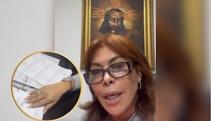 Magaly se muestra haciendo servicio comunitario en parroquia de Surco: “Estoy archivando rumas de rumas de documentos”