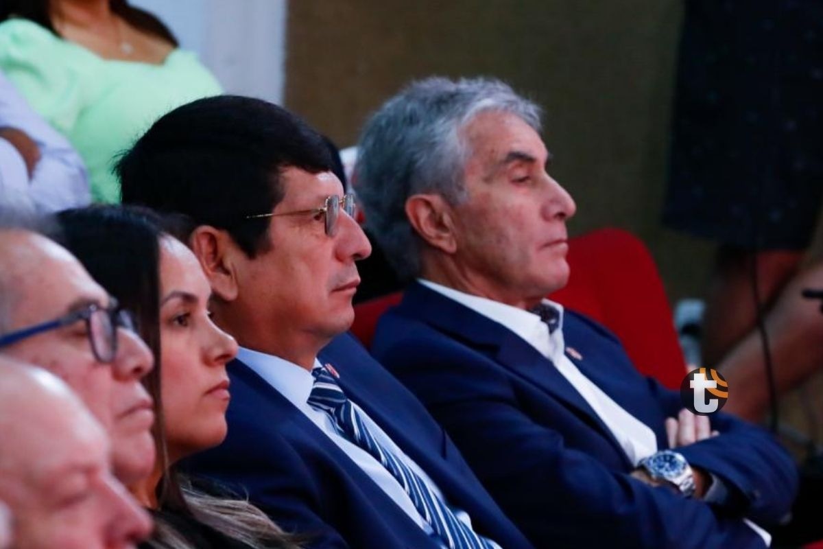 Juan Carlos Oblitas exige pago de beneficios tras salida injustiicada de la FPF (Foto: GEC)