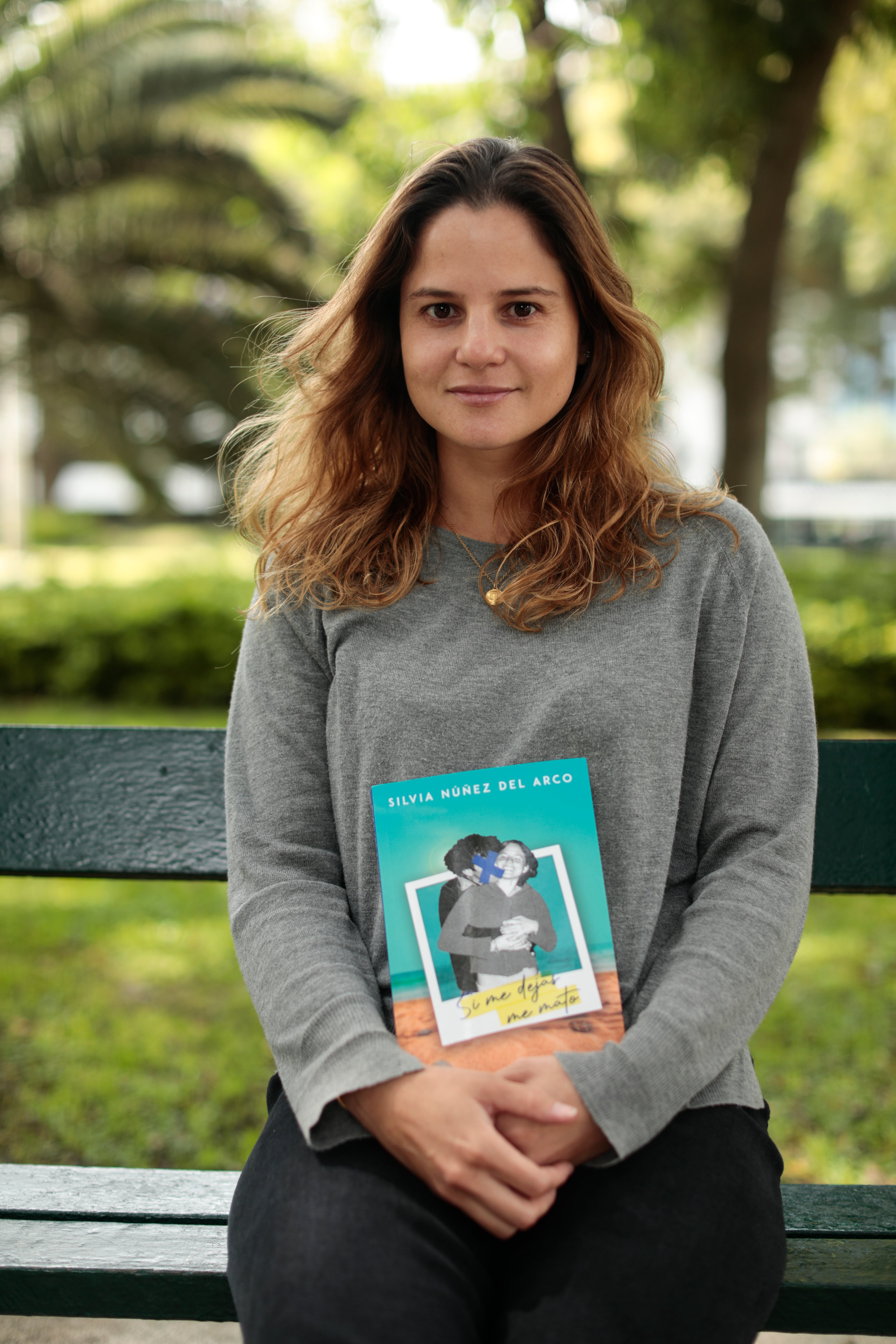 SILVIA NUÑEZ DEL ARCO ESCRITORA PERUANA Y ESPOSA DE JAIME BAYLY PRESENTA SU NUEVO LIBRO "SI ME DEJAS ME MATO"