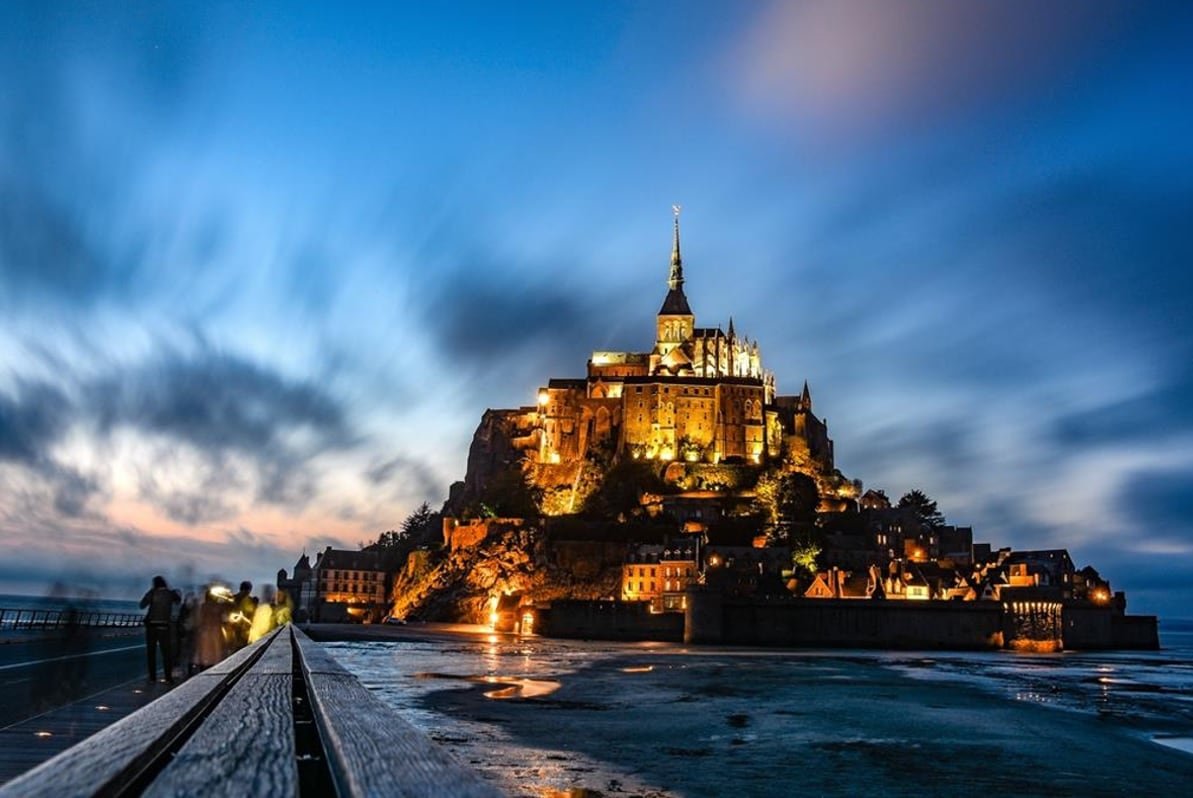 Mont Sant Michell, uno de los lugares de aparición de San Miguel arcángel.