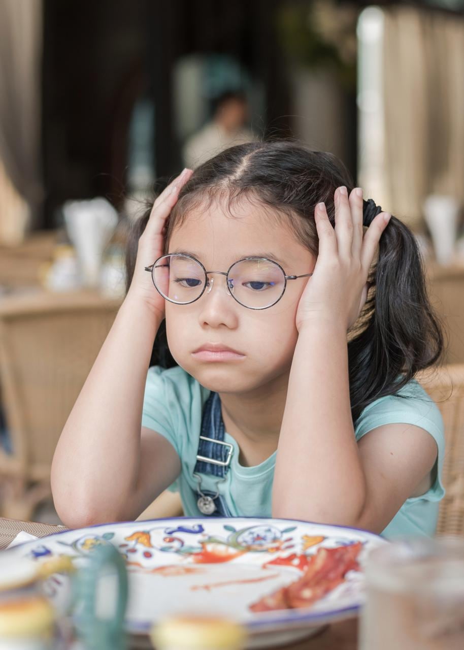 Niños deben consumir hierro de origen animal para mejorar su desarrollo cerebral y físico. Foto: Istock.