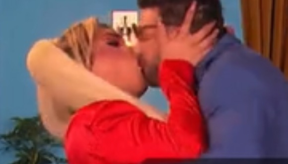 TROME - Wendy le roba tremendo beso a Nicola en novela: Se casan y adoptan tres hijos