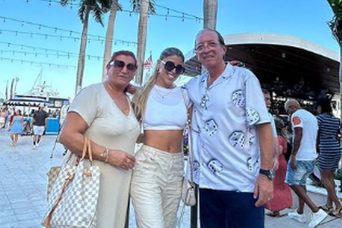 Yahaira Plasencia y sus padres