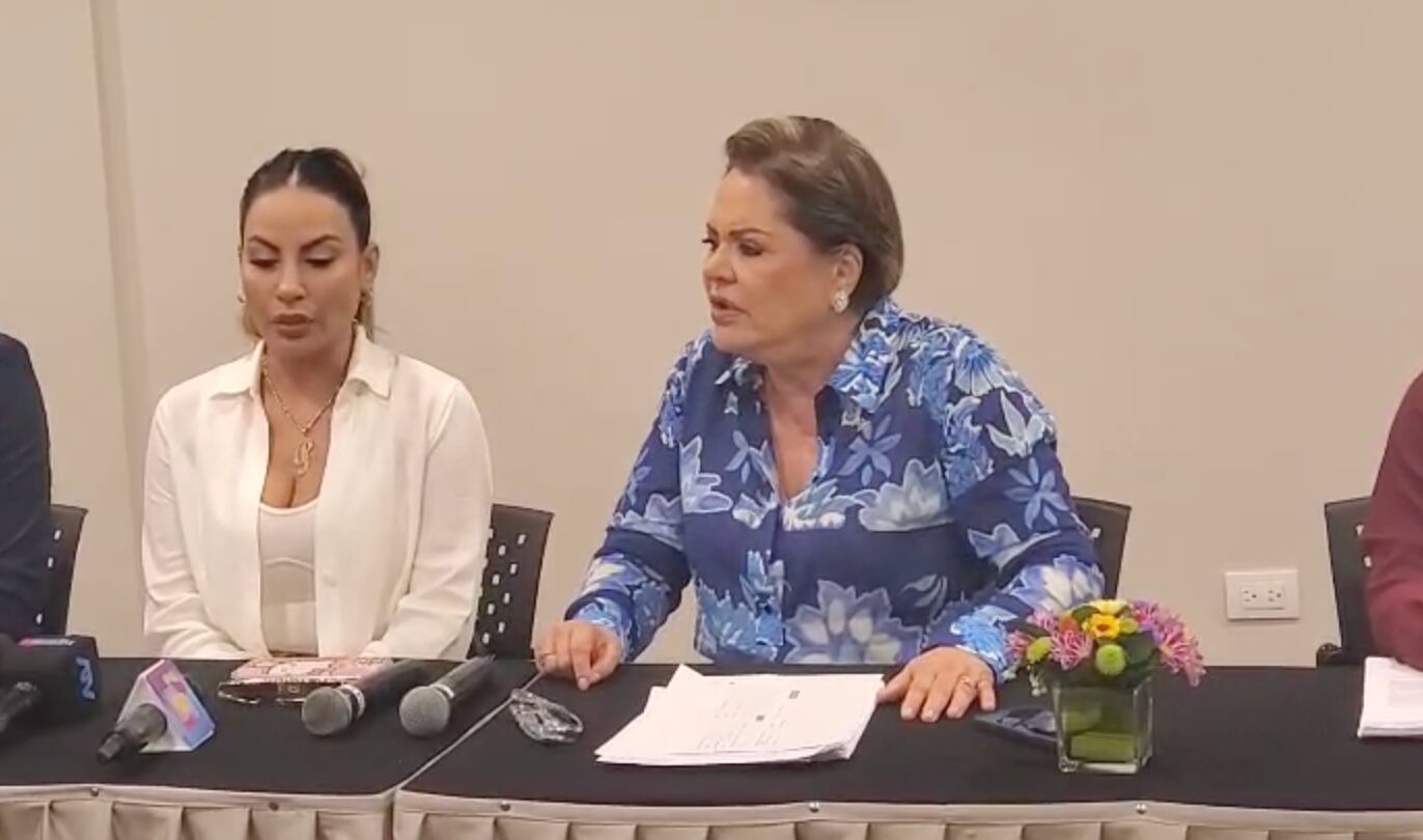 Pamela López y su abogada Rosario Sasieta