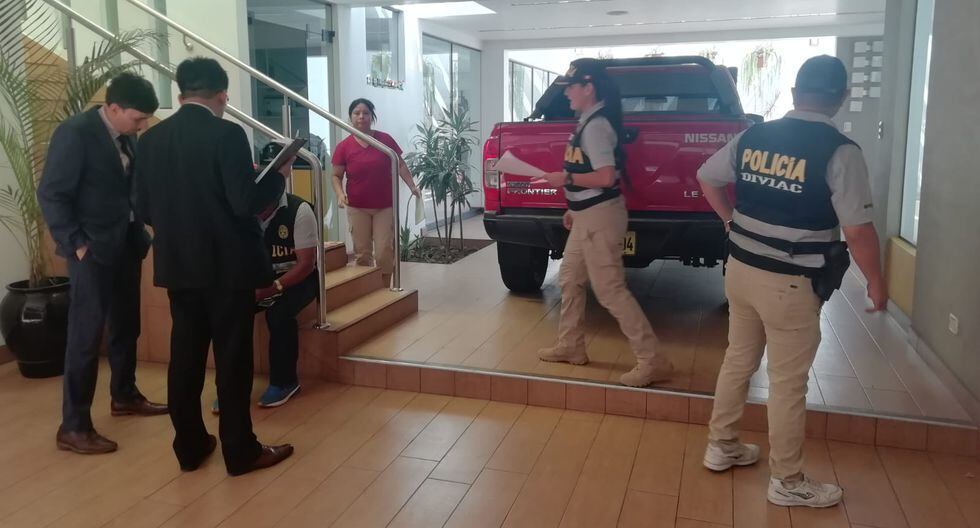 También llegó al lugar personal de la Fiscalía para diligencia.