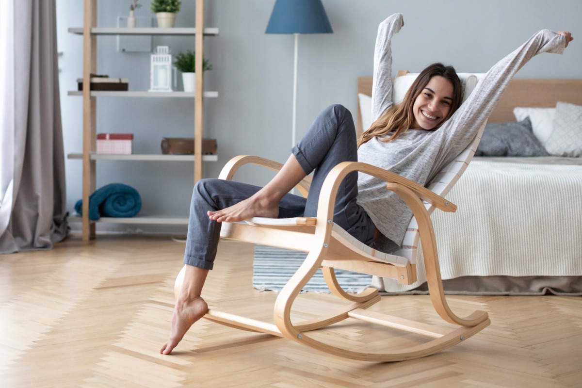 Beneficios de caminar descalzo. Foto: Istock.