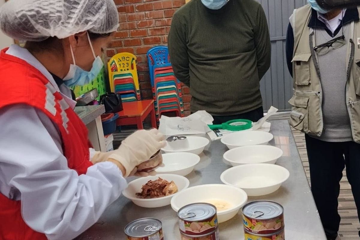 Programa de Alimentación llegó hasta colegio de Cajamarca para analizar lote contaminado (Fuente: @radiocontinente)