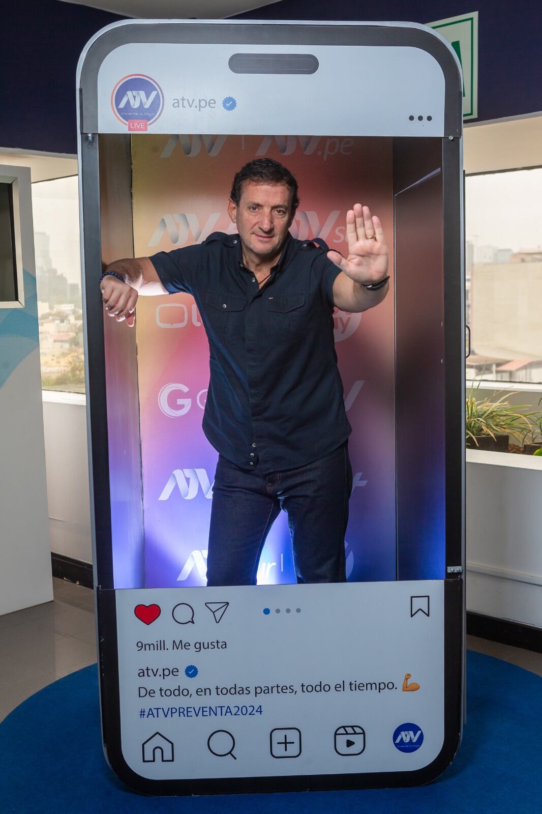 Está convencido que la creatividad de los peruanos sostiene la economía del país (Foto: Allengino Quintana)