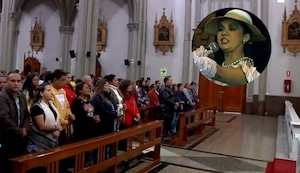 Yola Polastri: Así se viene celebrando la misa por su salud, con Jimmy Santi en primera fila y unos 150 asistentes | VIDEO