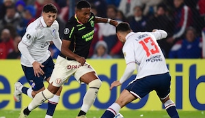 ¡La U está viva! Universitario igualó 0-0 con Nacional en Montevideo y mantiene chances de avanzar en la Copa