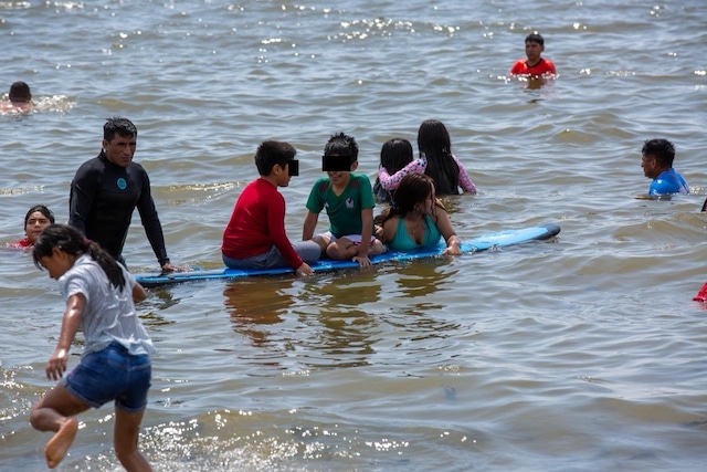 Familias enteras aprovecharon que ya es verano y el día no laborable para disfrutar dl 25 de diciembre en Lima, Perú. (Foto: Fernando Sangama / @photo.gec)
