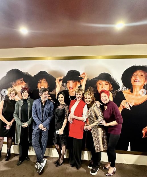Elenco de la obra Brujas, en el Teatro Marsano: Yvonne Frayssinet, Pilar Brescia, Camucha Negrete, Teddy Guzmán y Martha Figueroa. Foto: Instagram.