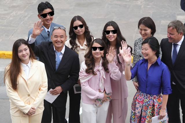 Familia de Keiko Fujimori llega al Congreso para su mensaje a la Nación. Foto: AP/Miguel Paredes