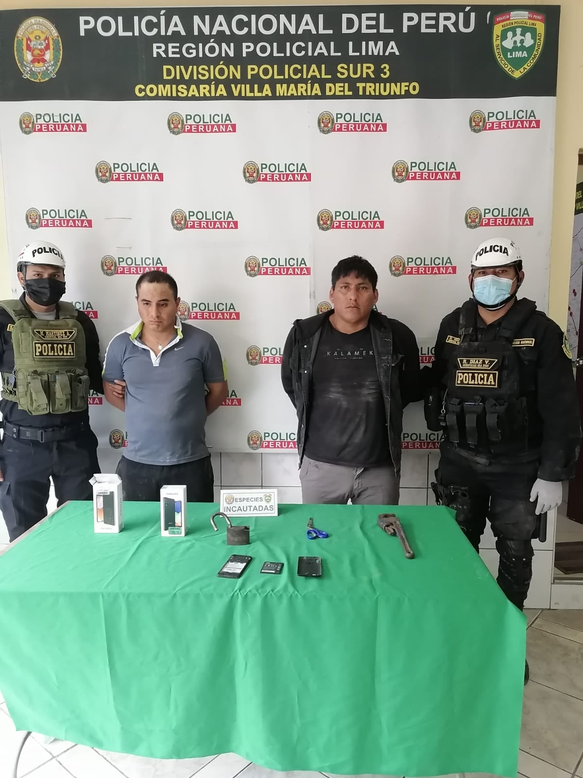 José Martín Quispe Reyes (30) y Wilson Oré Carbonel (28), por hurtar celulares de alta gama de una tienda.