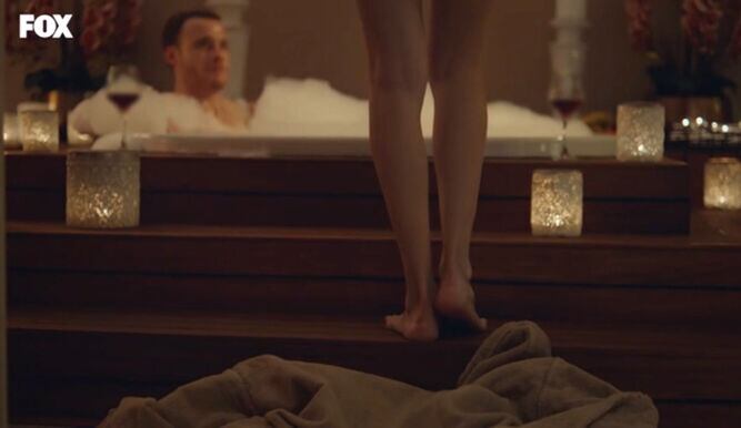 La novela turca “Love Is in the Air“ está protagonizada por Hande Erçel y Kerem Bürsin, (Foto: FOX Turquía)