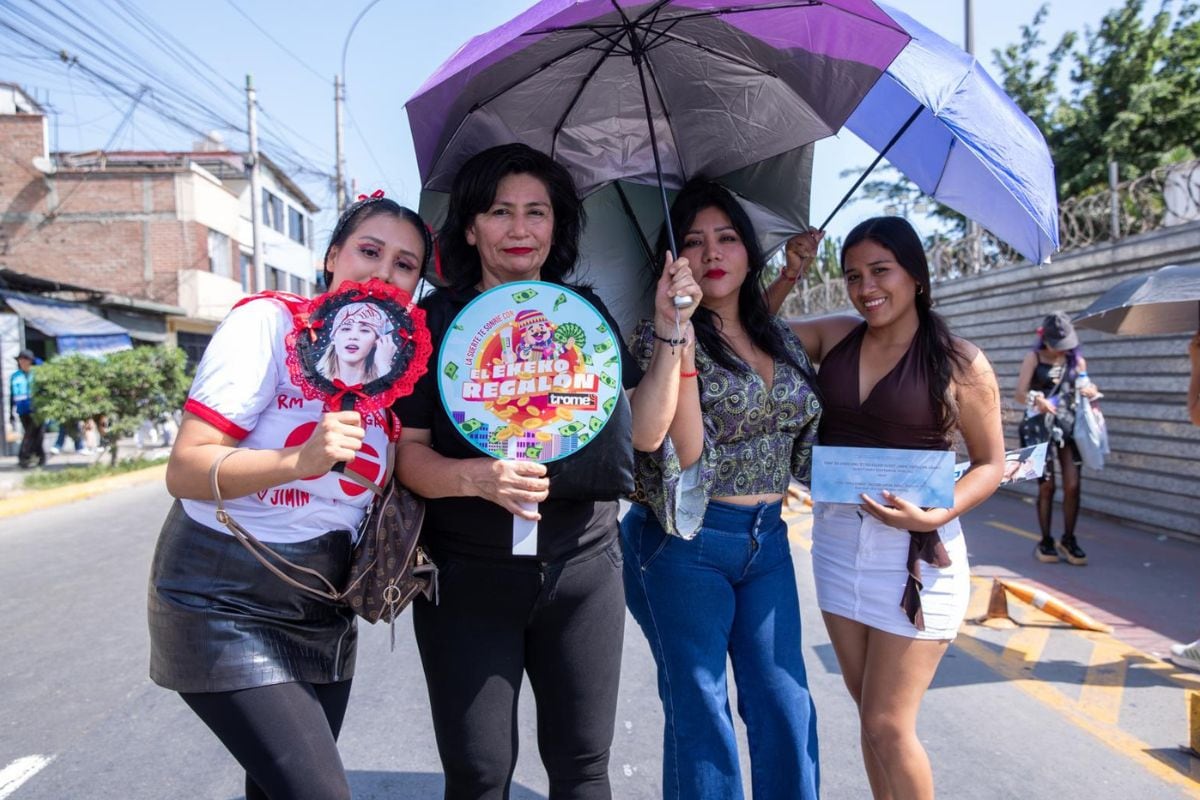 Fans de BTS se apuntaron con la promoción del 'Diario Papá'. Foto: Fernando Sangama/Trome.