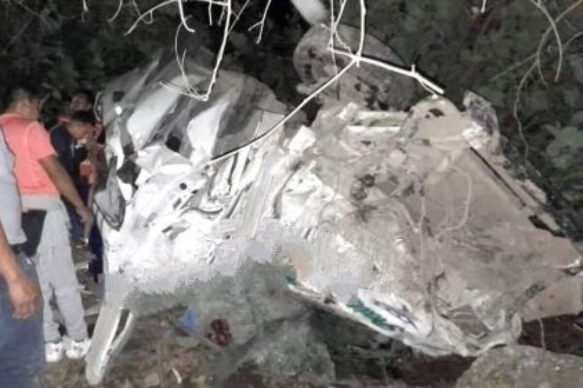 Combi con pasajeros se volcó en Áncash.