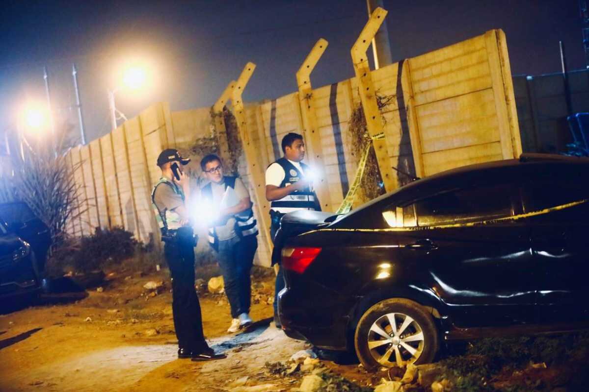 Balean a un hombre en Puente Piedra dentro de su vehículo. Herido se despista y atropella a un transeúnte matándolo. Fotos: César Grados/@photo.gec