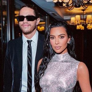 Pete Davidson hizo su primera aparición en persona en The Kardashians. (Ig: @kimkardashian)