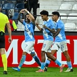 2-0 sobre Junior con goles del 'Santi' y Cabellos en la Copa