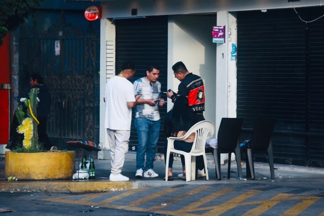 Amanecer en las calles de Lima después de los festejos por Año Nuevo.
Foto: César Grados/@photo.gec