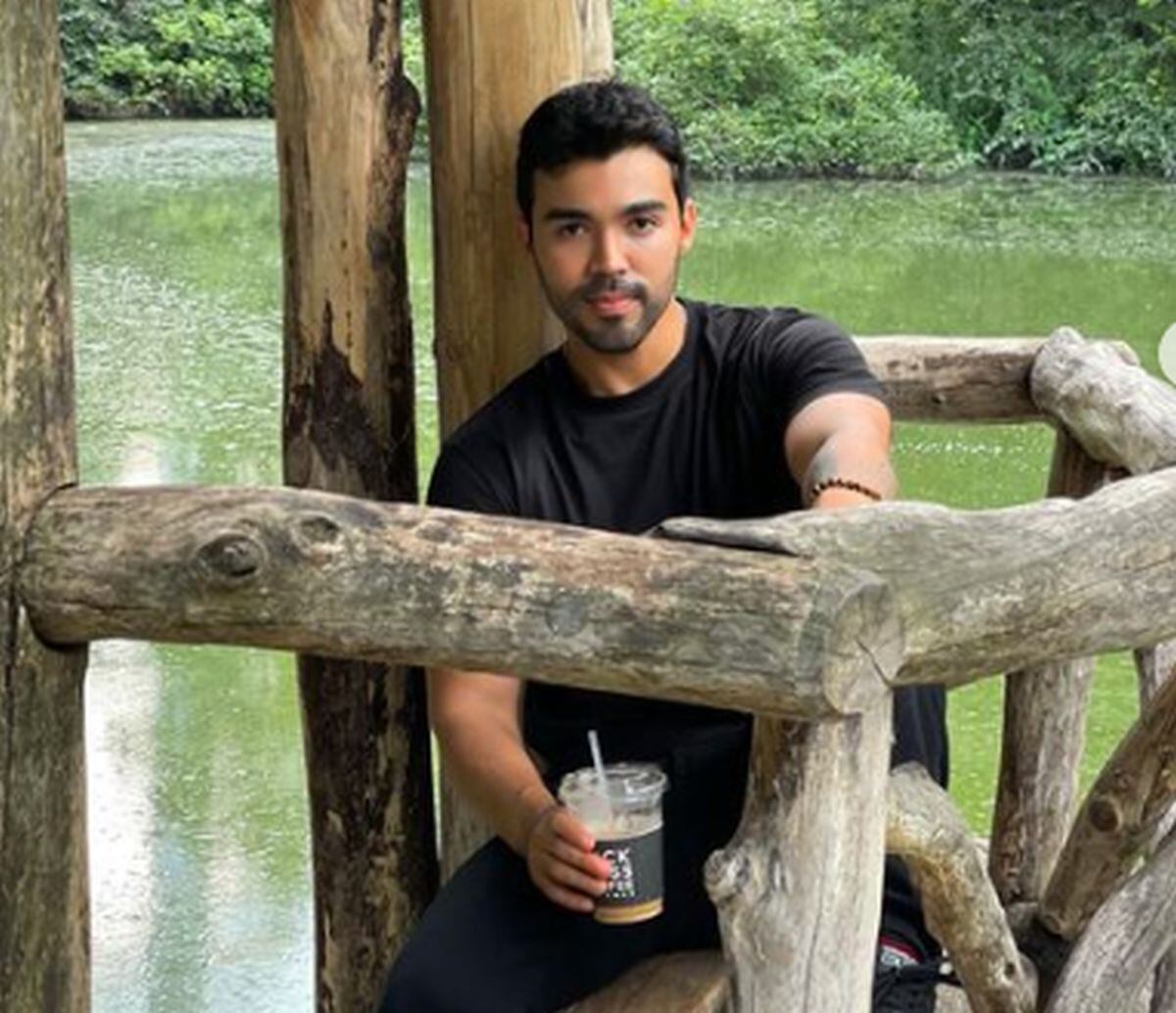 El cantautor trabajó con Christian Nodal, Calibre 50, y Grupo Firme (Foto: Gussy Lau / Instagram)