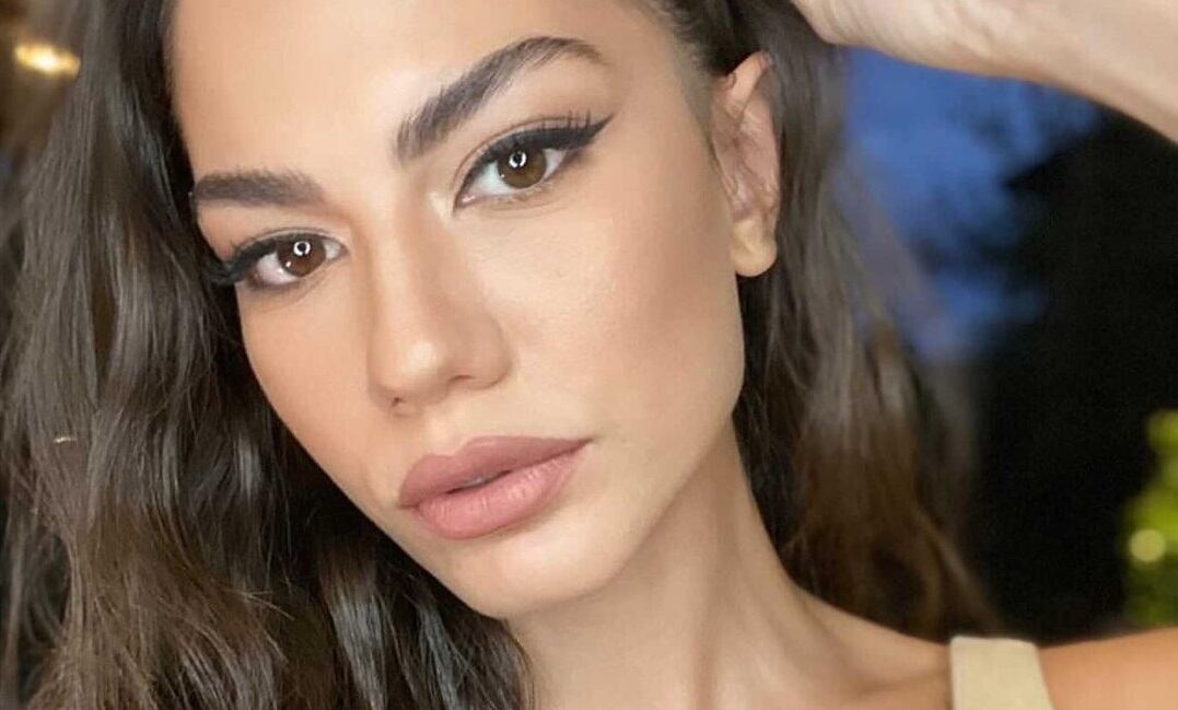 Demet Özdemir en una fotografía para sus redes sociales. (Foto: Demet Özdemir / Instagram)