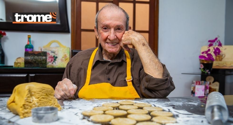 Abuelito prepara alfajores con su receta secreta. (Foto: Trome)