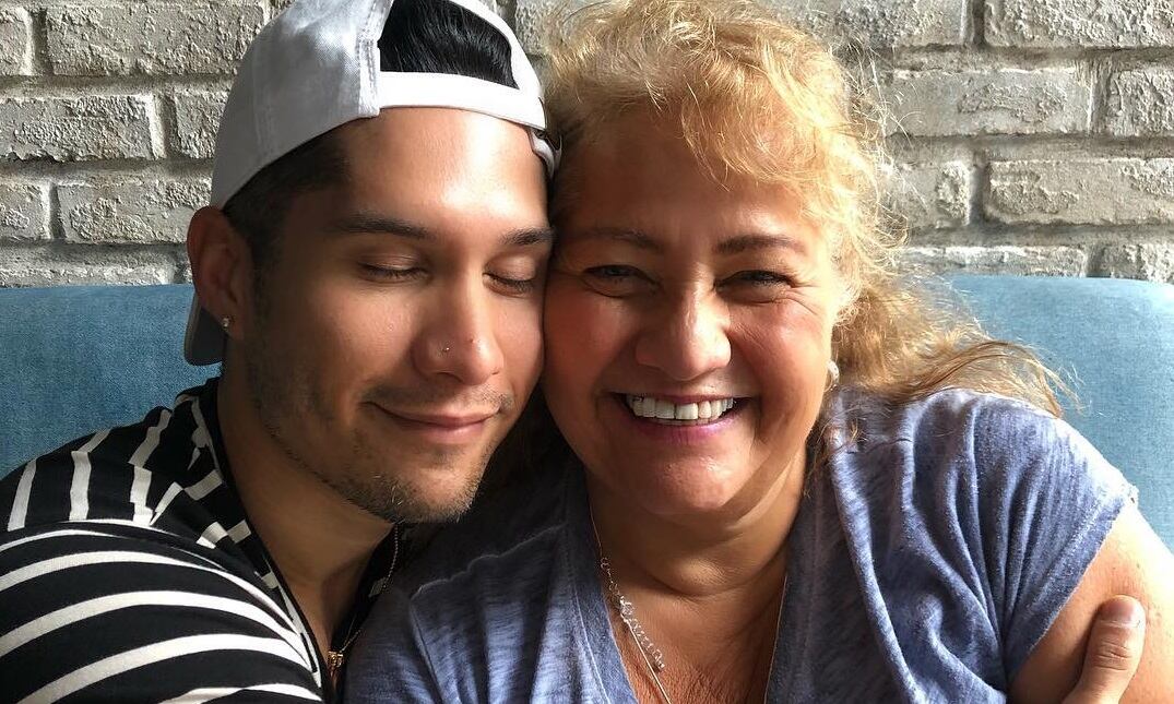 El cantante venezolano Chyno Miranda y su madra Alcira Pérez (Foto: Chyno Miranda/ Instagram)