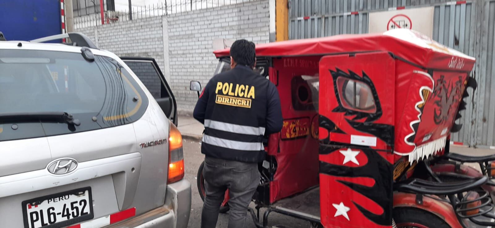 Policías lo detuvieron a bordo de una mototaxi (PNP)