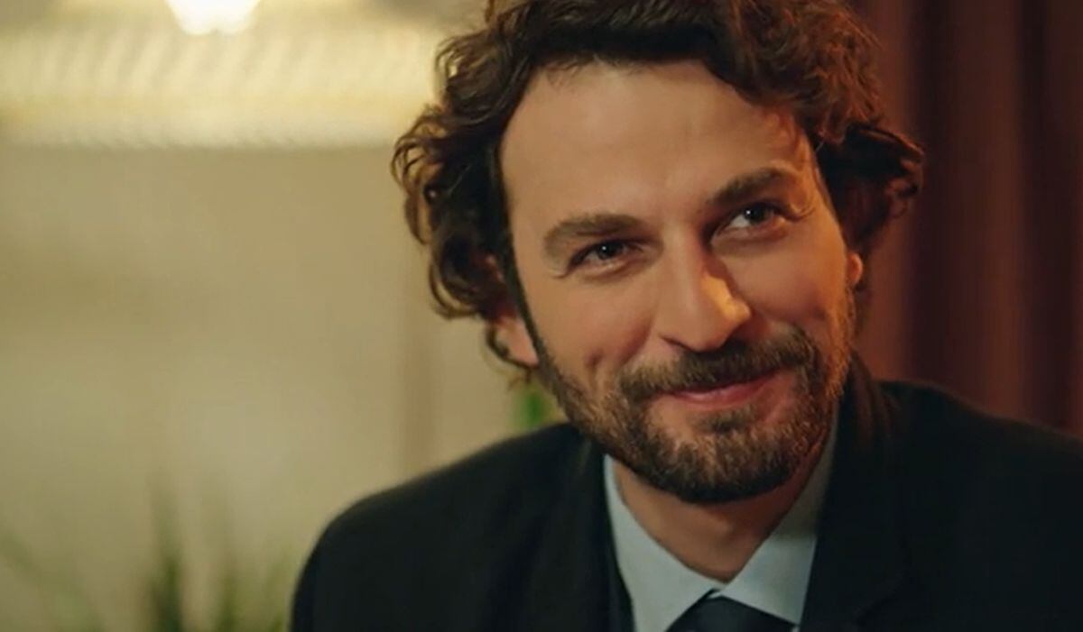 Birkan Sokullu en una escena de "Inocentes" con el personaje de Han. (Foto: OG Medya)