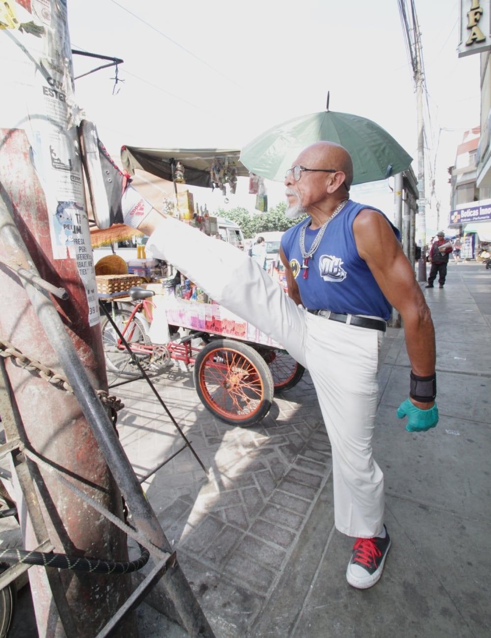 Practica artes marciales desde jovencito. Foto: Alan Ramírez.