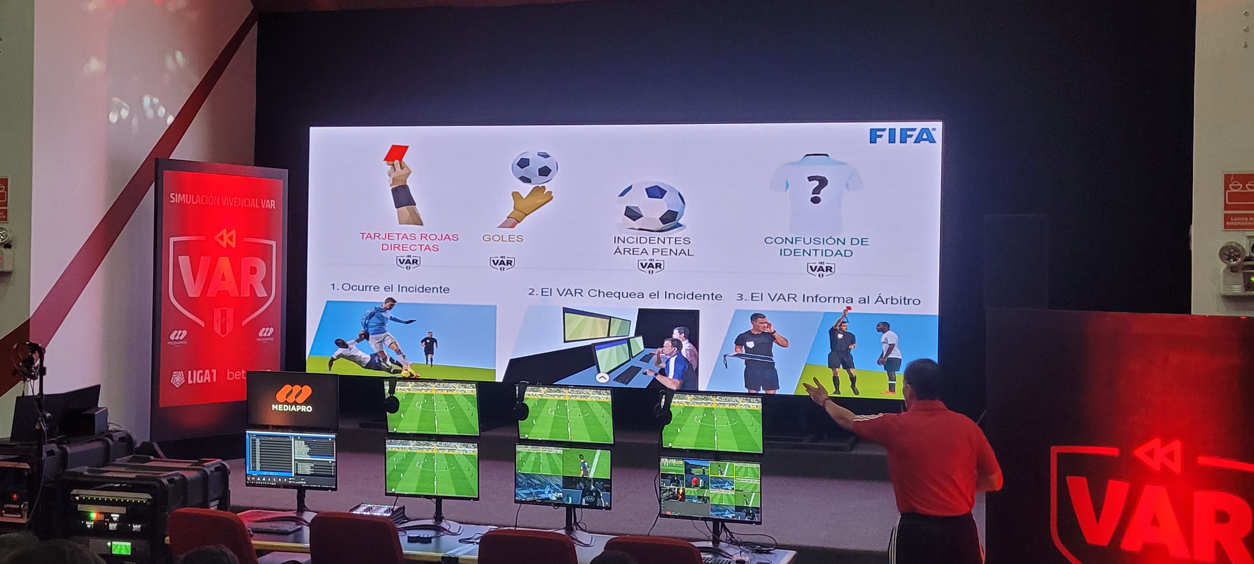 El VAR entrará en acción para tarjetas rojas, validación de goles, penales y confusión de identidad (Foto Carlos Bernuy)