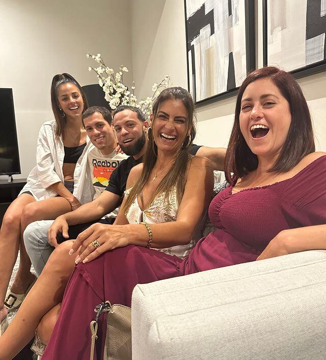 Luciana Fuster en el cumpleaños de la madre de Patricio Parodi. (Foto: @verocosta29).